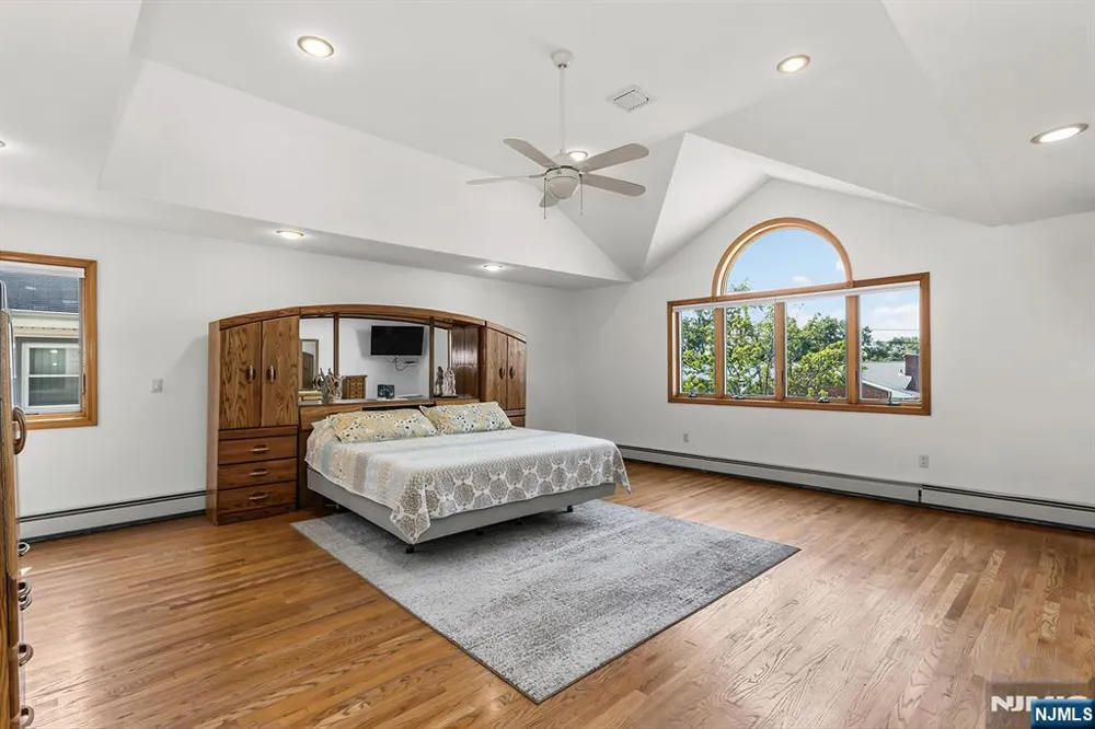 26 Mount Cedar Avenue Wallington, NJ 07057