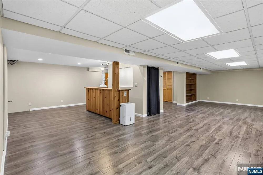 26 Mount Cedar Avenue Wallington, NJ 07057