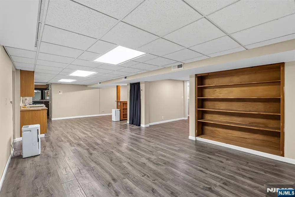 26 Mount Cedar Avenue Wallington, NJ 07057