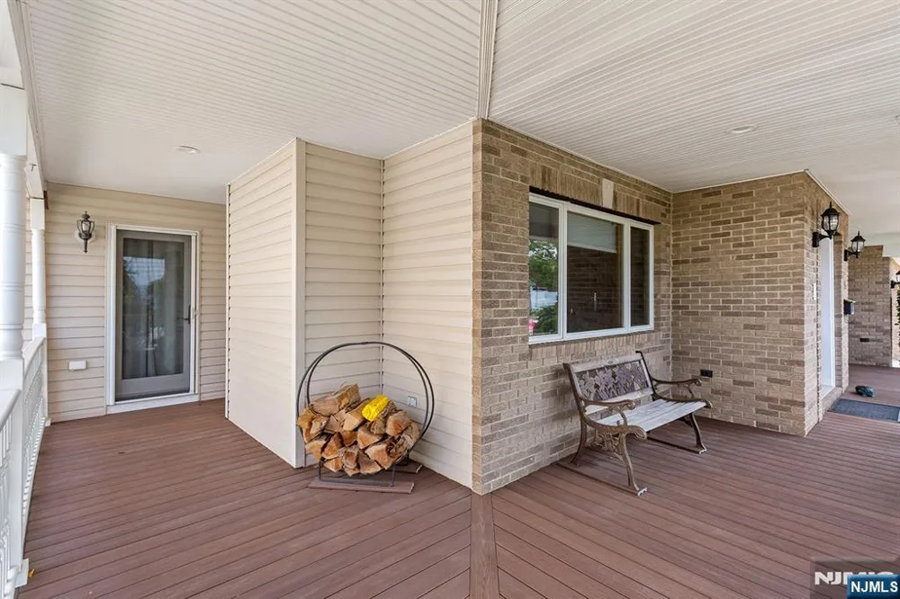 26 Mount Cedar Avenue Wallington, NJ 07057