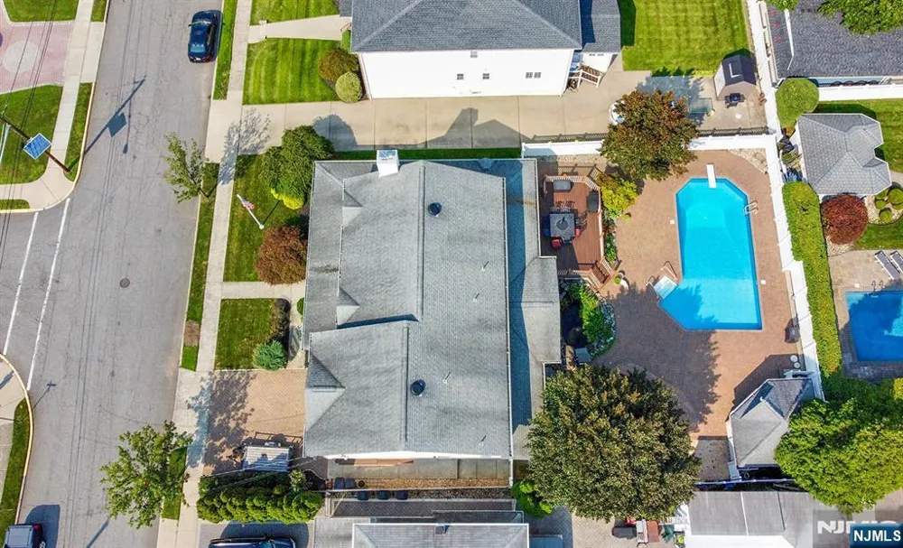 26 Mount Cedar Avenue Wallington, NJ 07057