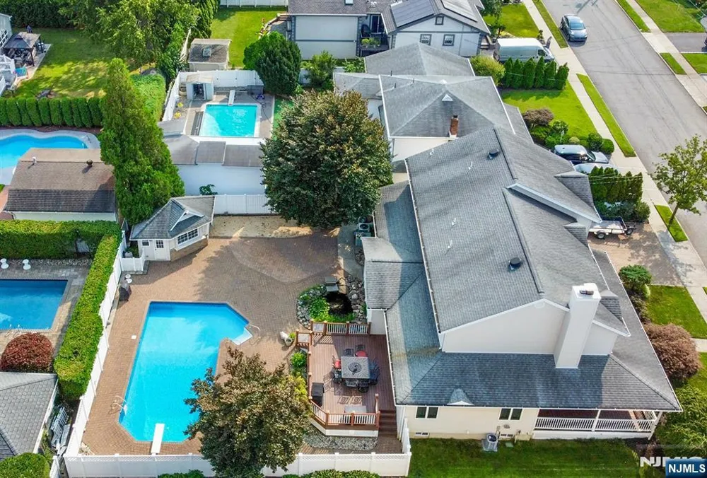 26 Mount Cedar Avenue Wallington, NJ 07057