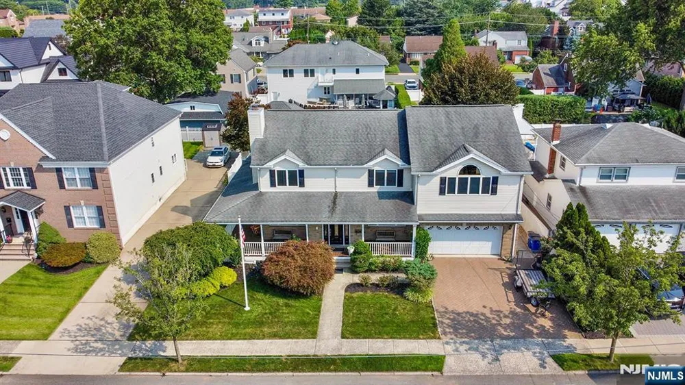 26 Mount Cedar Avenue Wallington, NJ 07057
