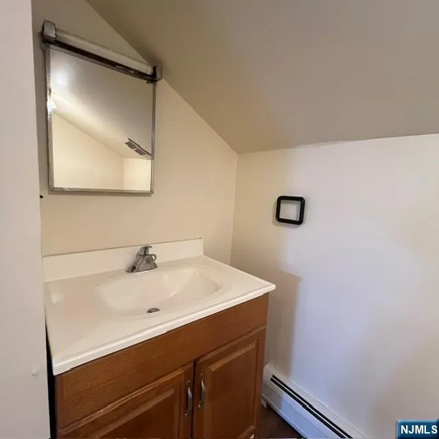 51 Clinton Avenue Bergenfield, NJ 07621
