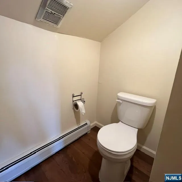 51 Clinton Avenue Bergenfield, NJ 07621