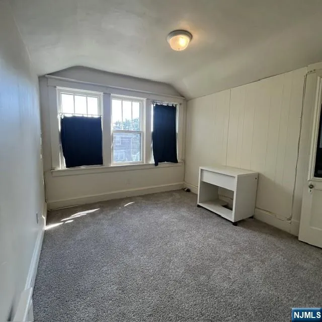 51 Clinton Avenue Bergenfield, NJ 07621