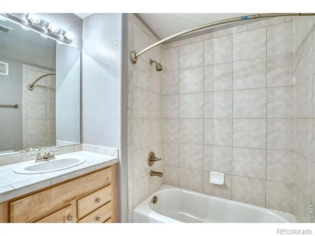 2239 Calais Drive #11B Longmont, CO 80504