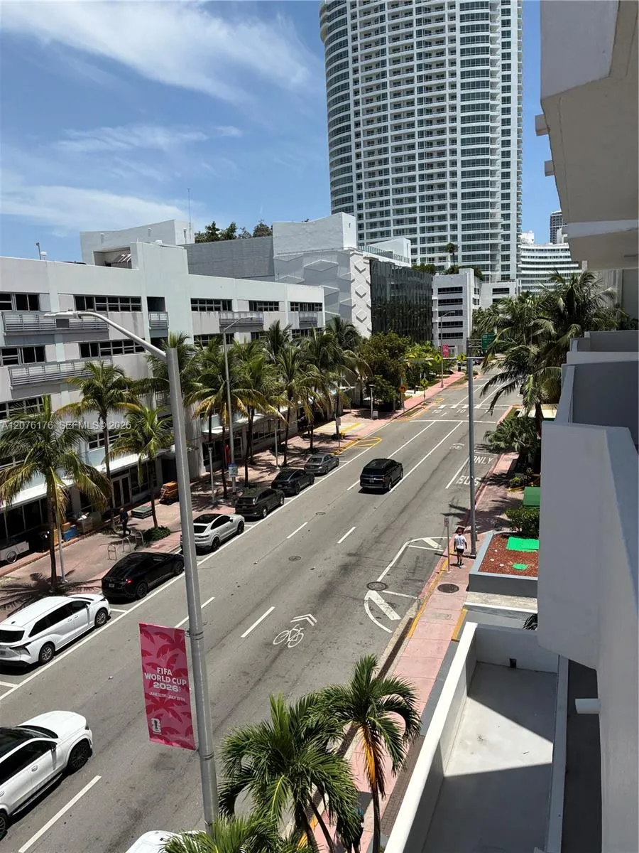 4301 Collins Ave #402 Miami Beach, FL 33140