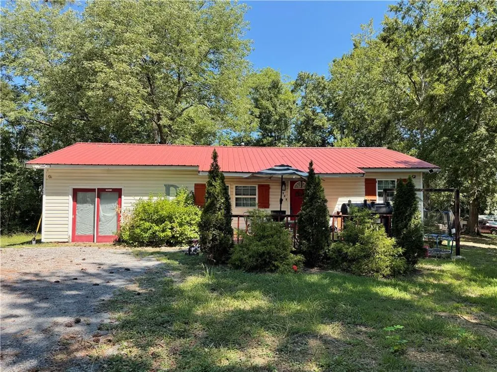 322 Circle Drive Calhoun, GA 30701