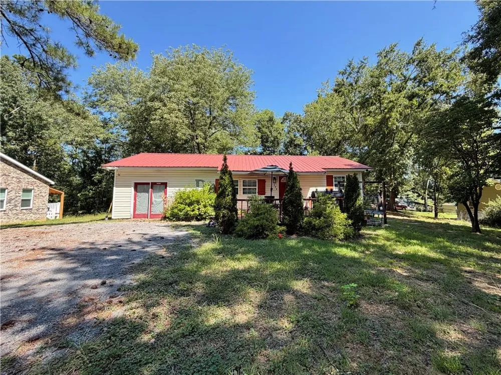 322 Circle Drive Calhoun, GA 30701
