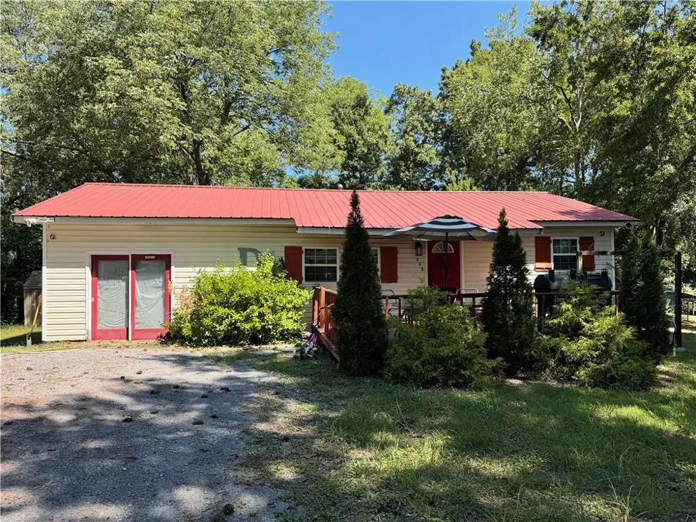 322 Circle Drive Calhoun, GA 30701