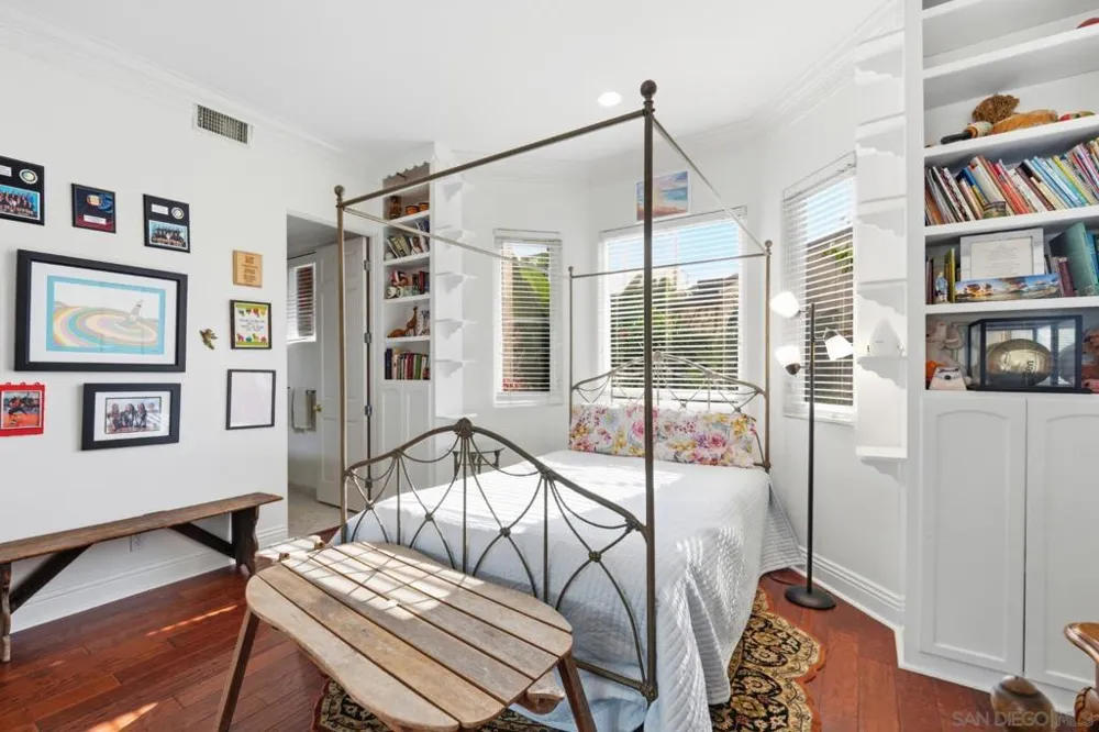 7343 Eads Ave La Jolla, CA 92037