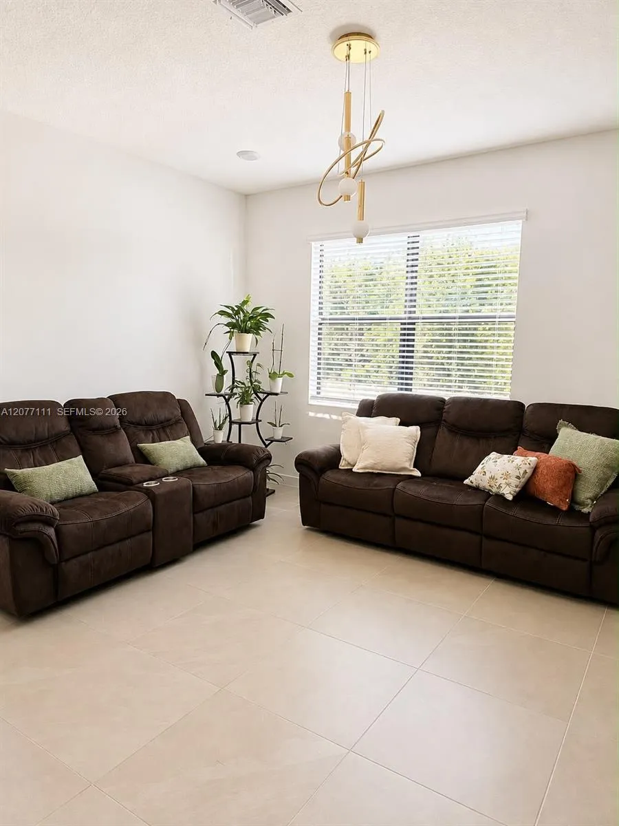 8740 SW Kanner Oaks Dr Stuart, FL 34997