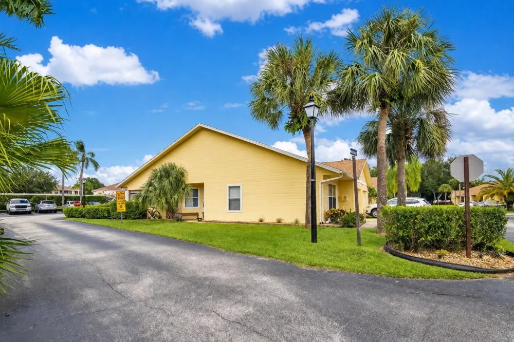 3200 QUEEN PALMS COURT Kissimmee, FL 34747
