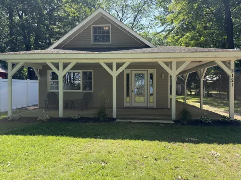 2121 Wolf Lake Drive