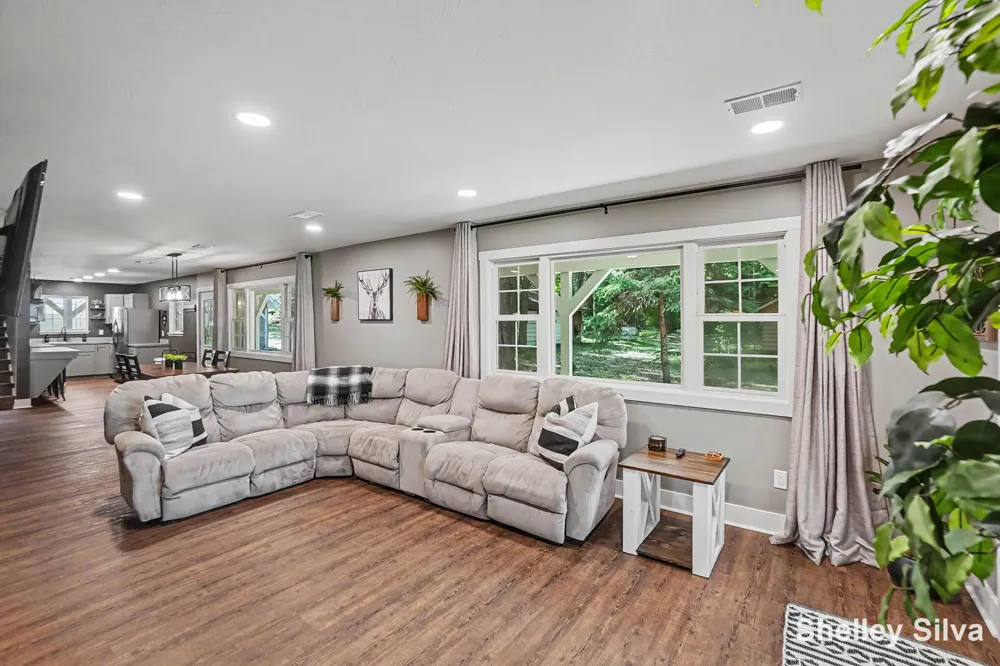 2121 Wolf Lake Drive Baldwin, MI 49304