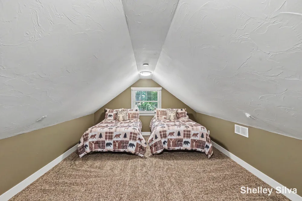 2121 Wolf Lake Drive Baldwin, MI 49304