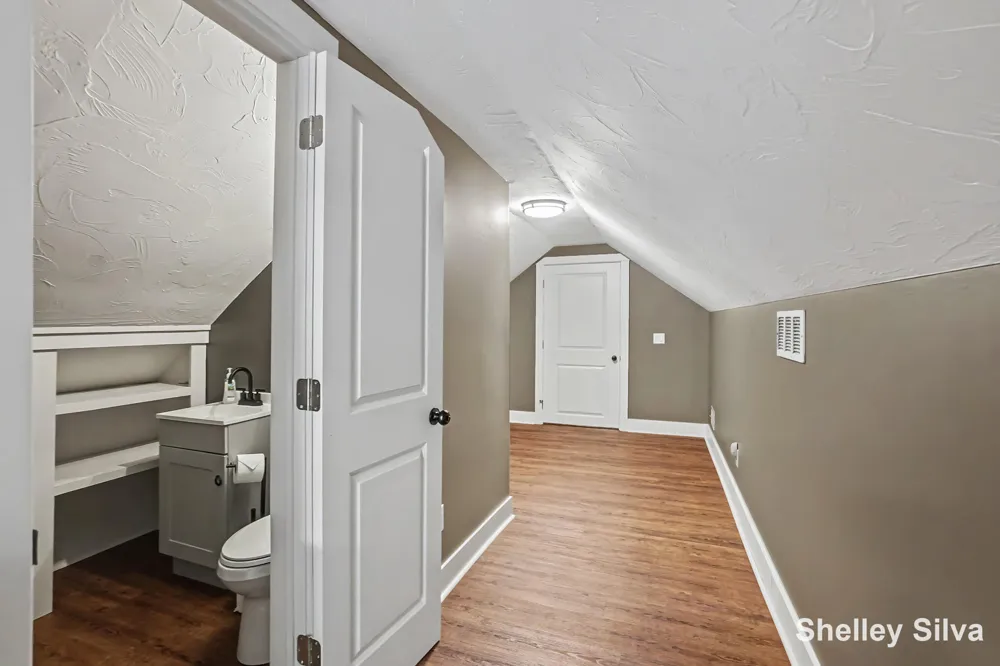 2121 Wolf Lake Drive Baldwin, MI 49304