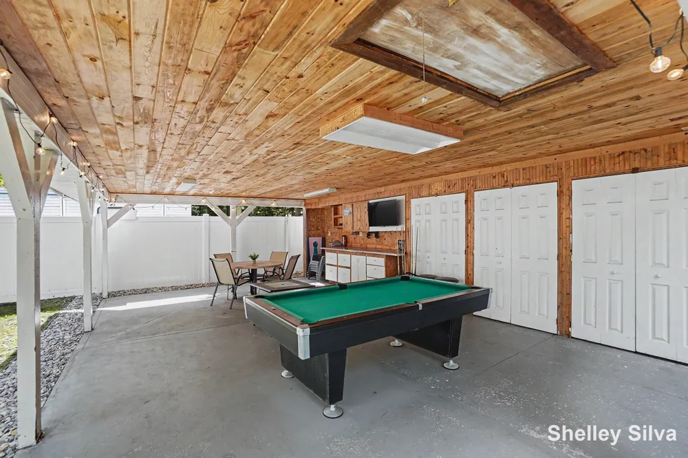 2121 Wolf Lake Drive Baldwin, MI 49304