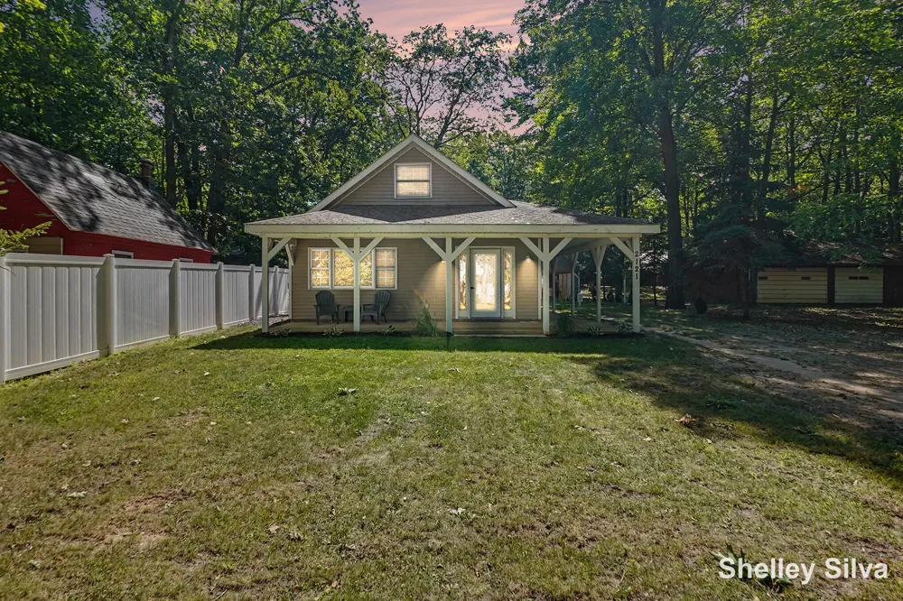 2121 Wolf Lake Drive Baldwin, MI 49304