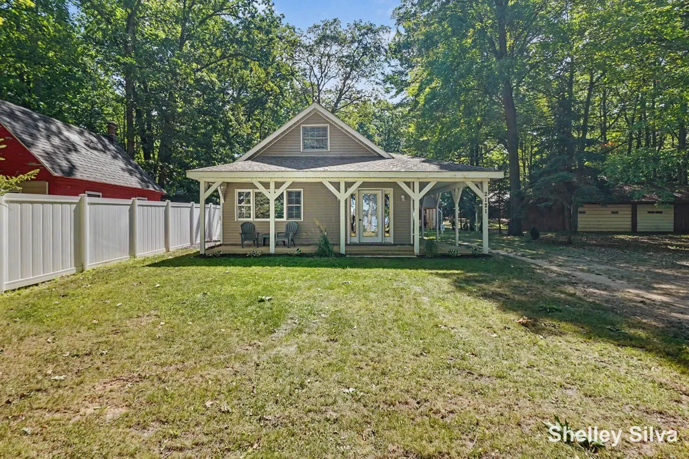 2121 Wolf Lake Drive Baldwin, MI 49304