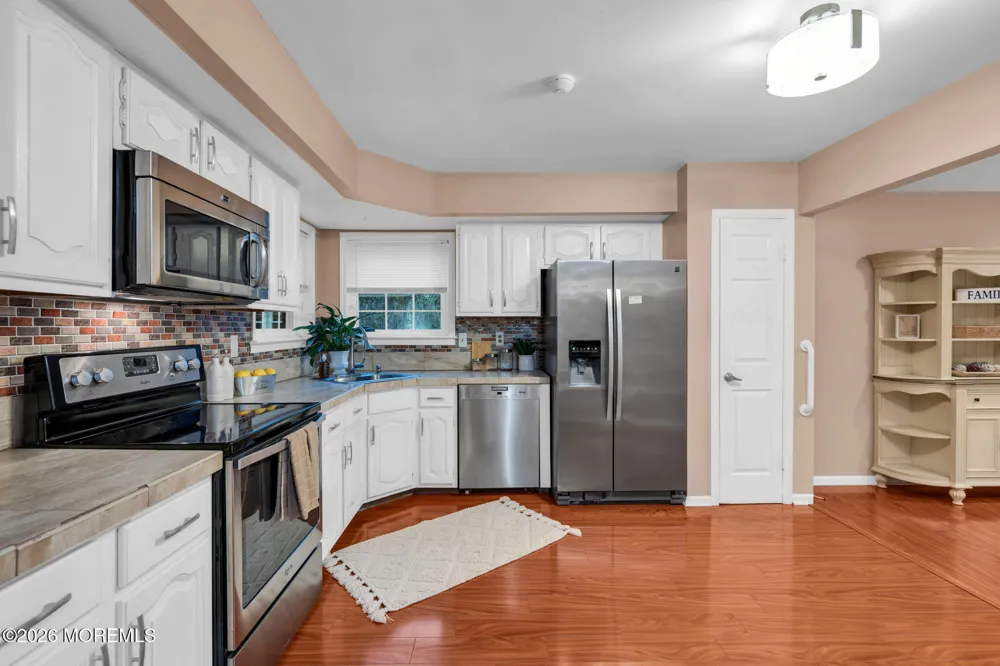 17 Betsy Ross Drive Monroe, NJ 08831