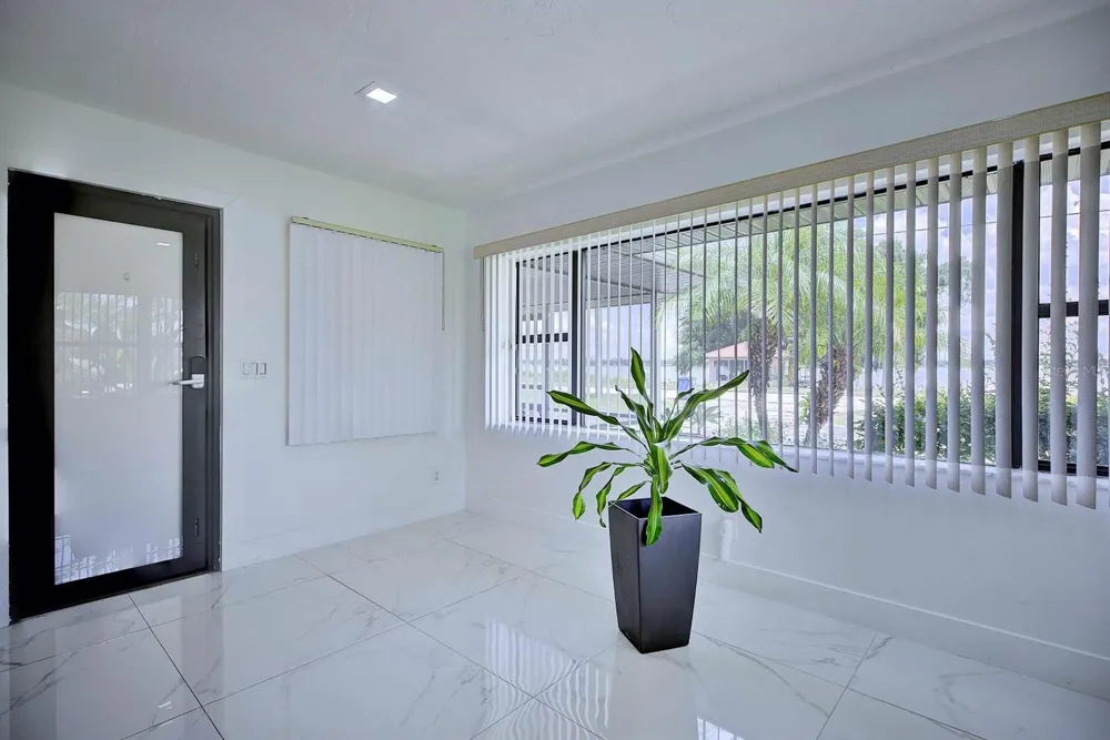 4160 LAKEVIEW DRIVE Sebring, FL 33870