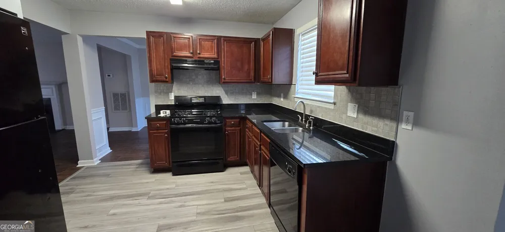 3644 Caseys CV Ellenwood, GA 30294