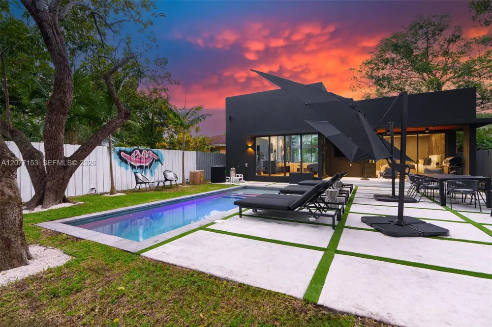 400 NW 49th St #0 Miami, FL 33127