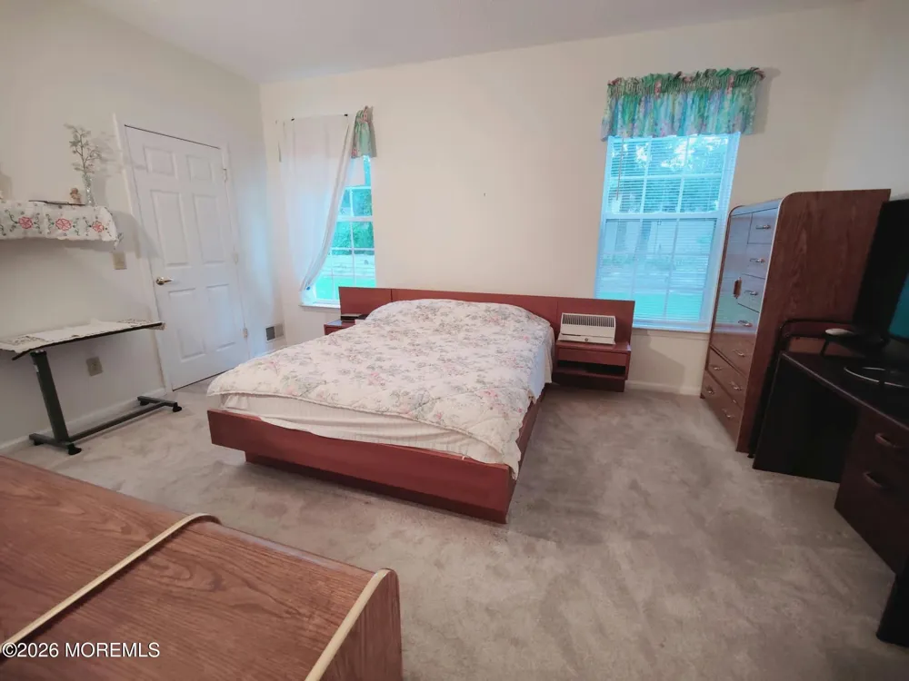 61 Robin Lane Barnegat, NJ 08005