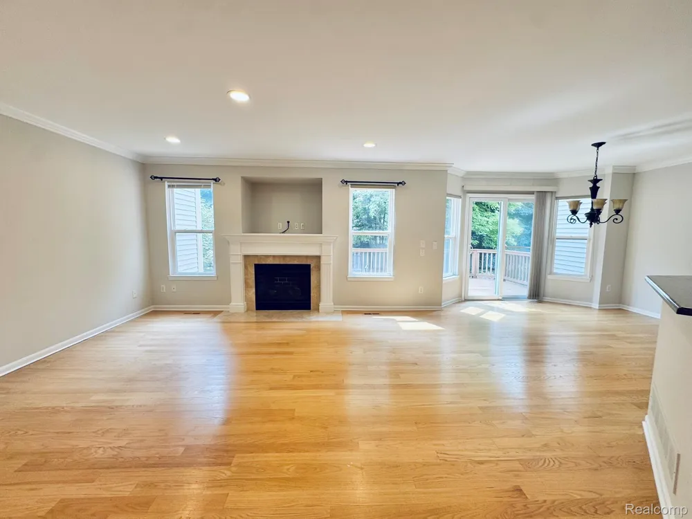 8055 SPRINGDALE DRIVE White Lake Charter Township, MI 48386