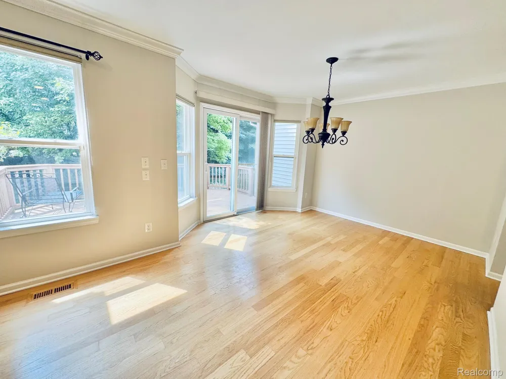 8055 SPRINGDALE DRIVE White Lake Charter Township, MI 48386