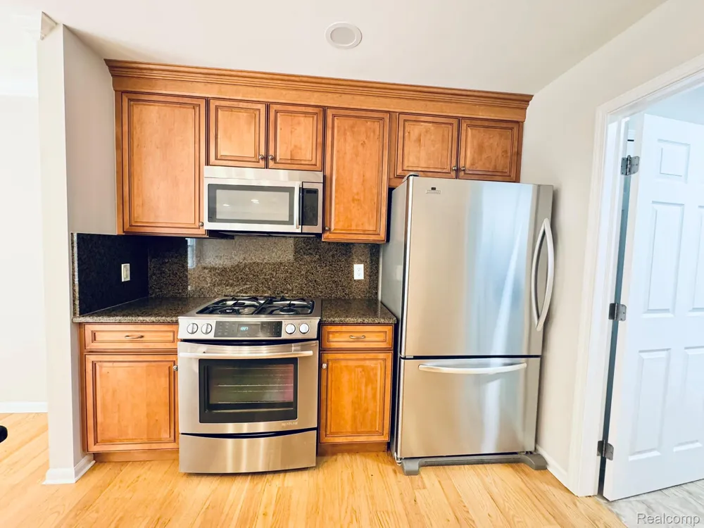 8055 SPRINGDALE DRIVE White Lake Charter Township, MI 48386
