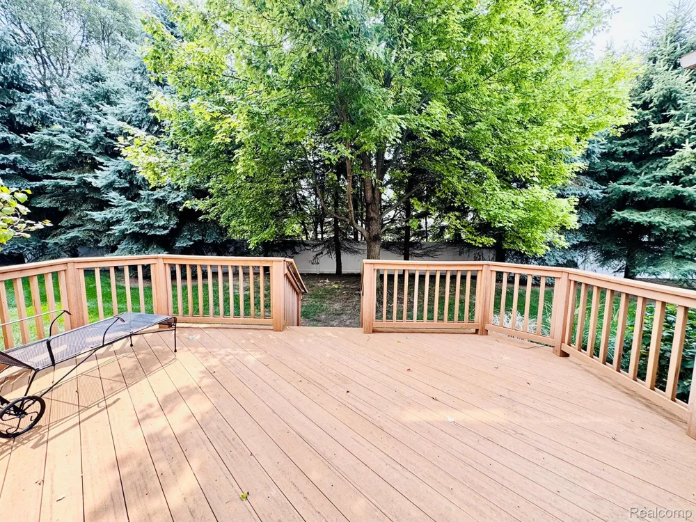 8055 SPRINGDALE DRIVE White Lake Charter Township, MI 48386