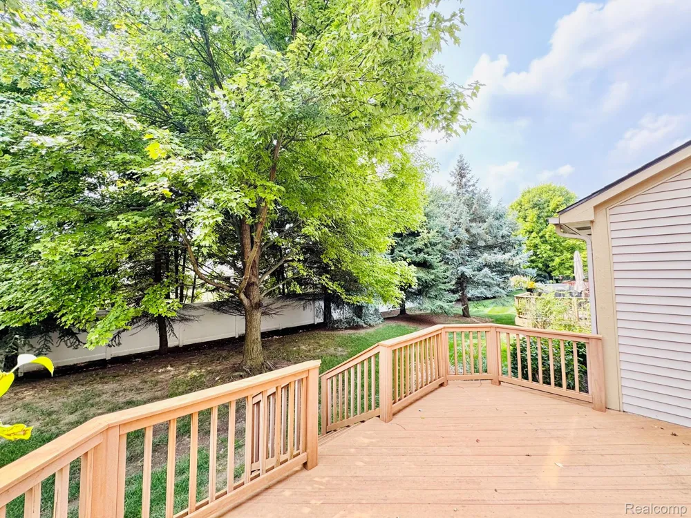 8055 SPRINGDALE DRIVE White Lake Charter Township, MI 48386
