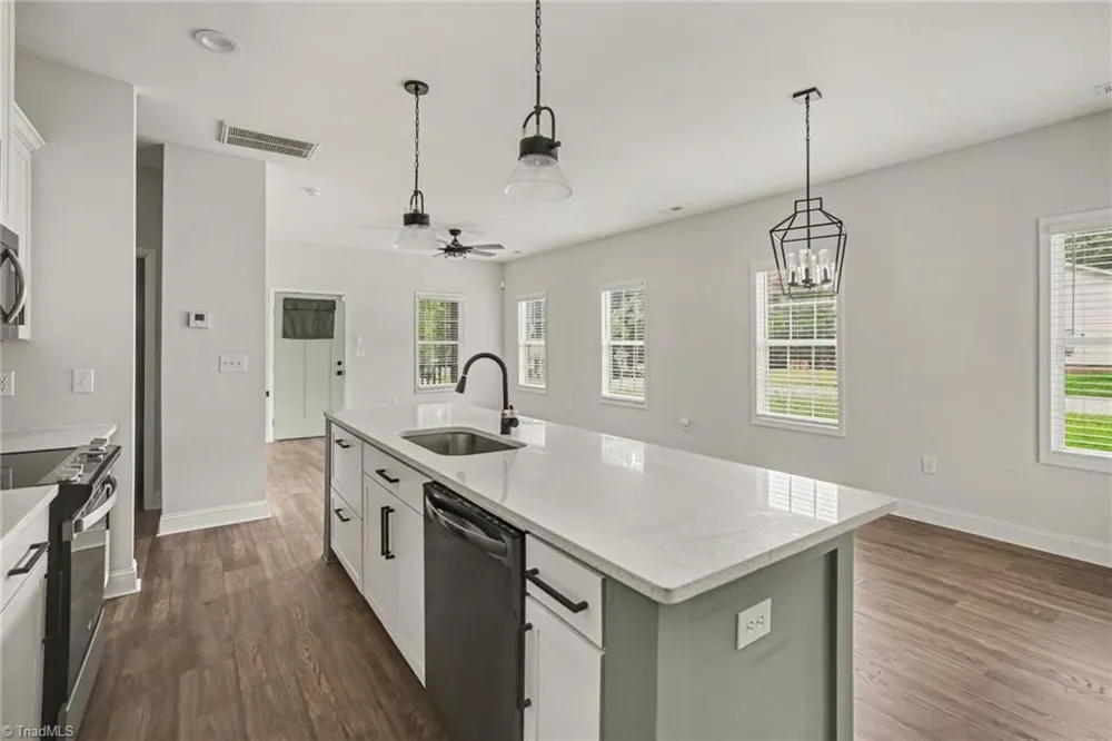 1402 Essex Avenue Gastonia, NC 28052