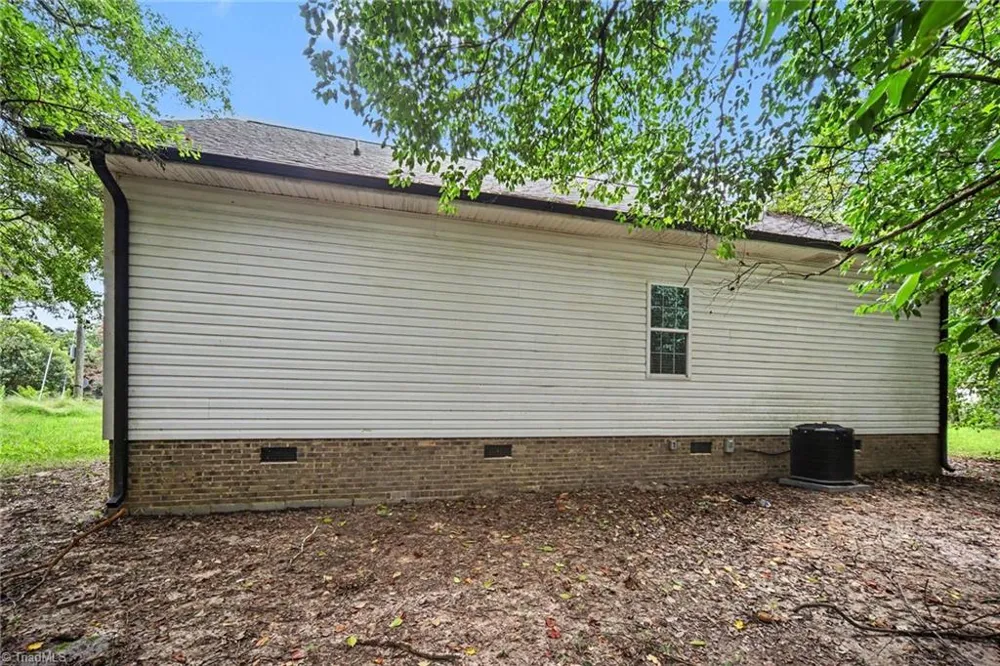 1402 Essex Avenue Gastonia, NC 28052