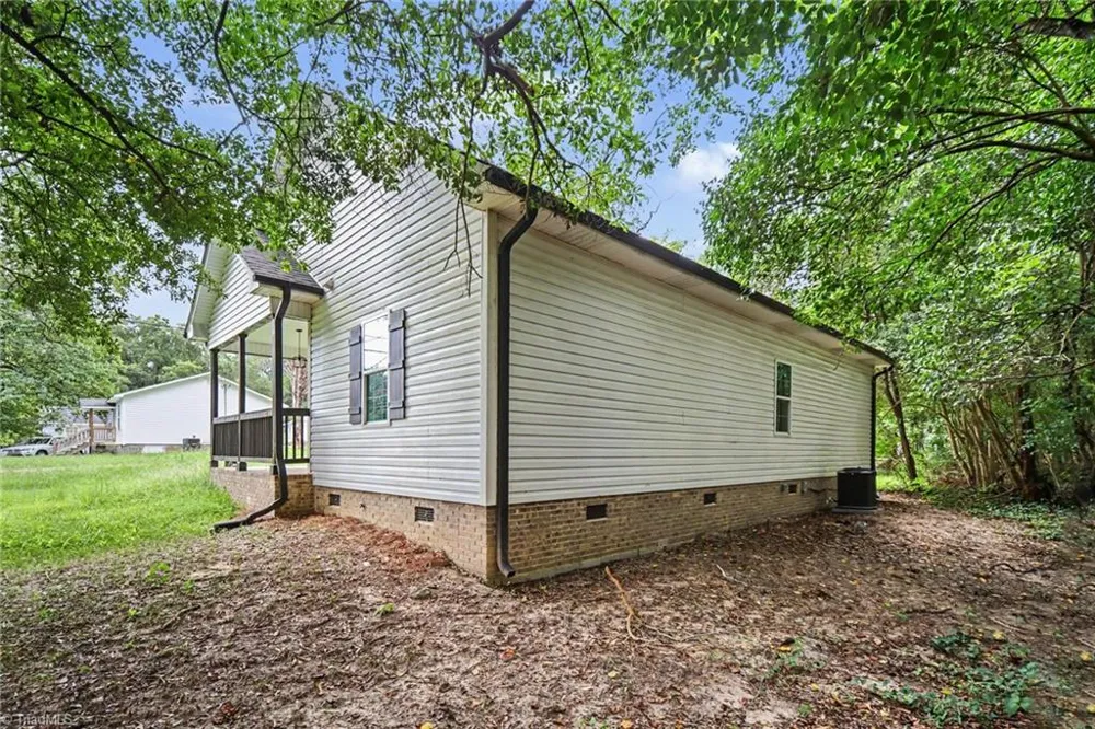 1402 Essex Avenue Gastonia, NC 28052