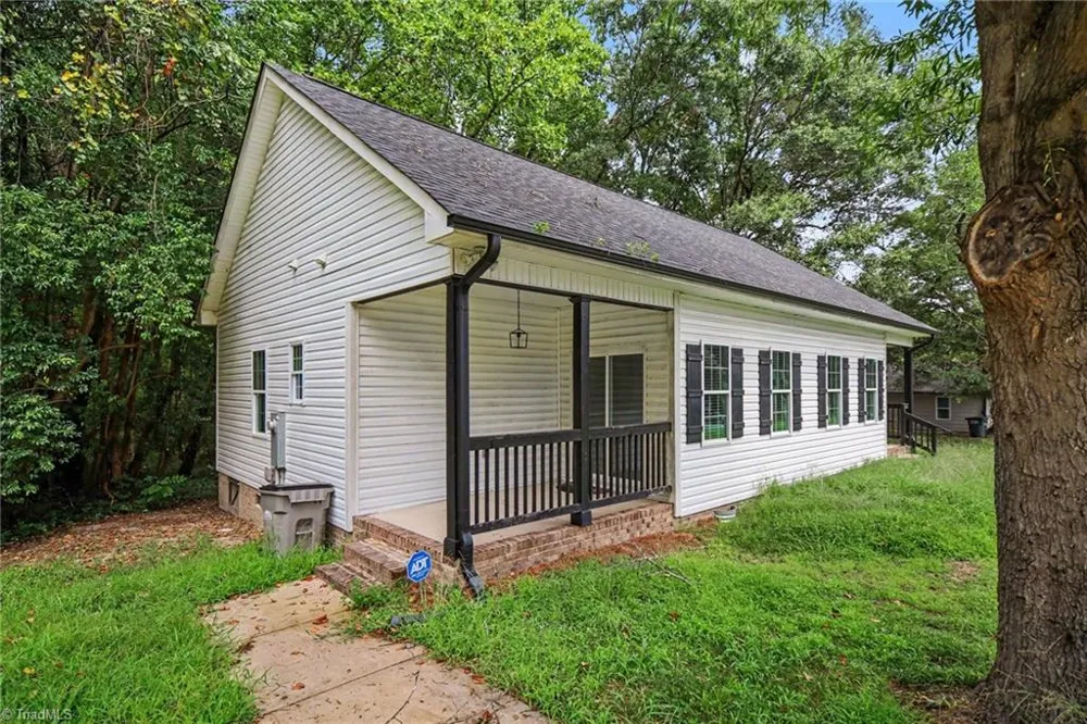 1402 Essex Avenue Gastonia, NC 28052