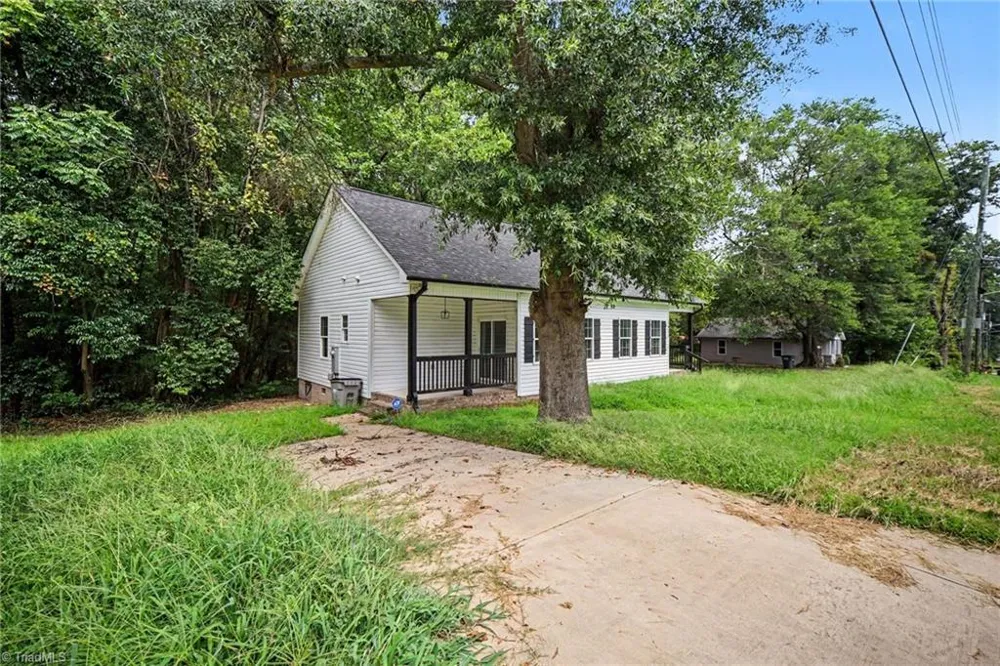 1402 Essex Avenue Gastonia, NC 28052