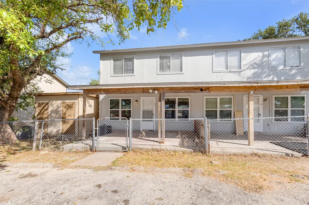 9611 Bear Paw Trail #A Del Valle, TX 78617