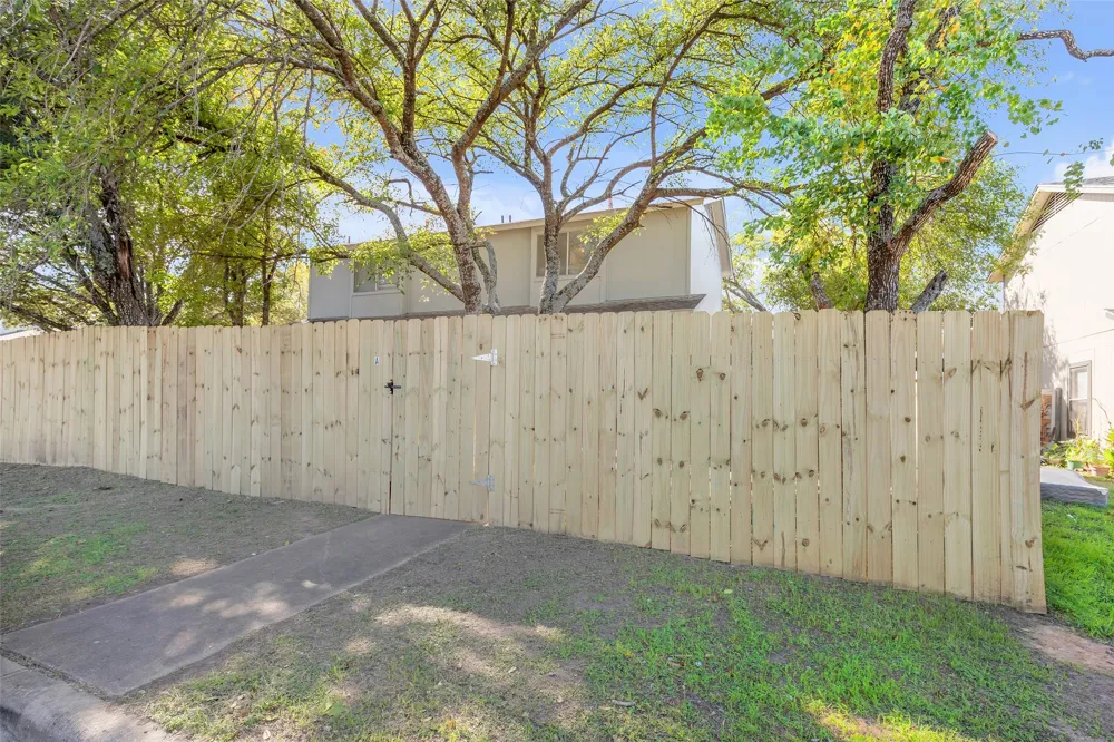 9611 Bear Paw Trail #A Del Valle, TX 78617