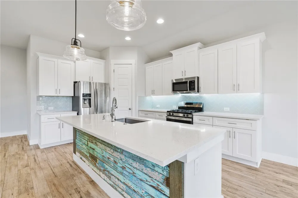 941 Del Raphael Drive Leander, TX 78641