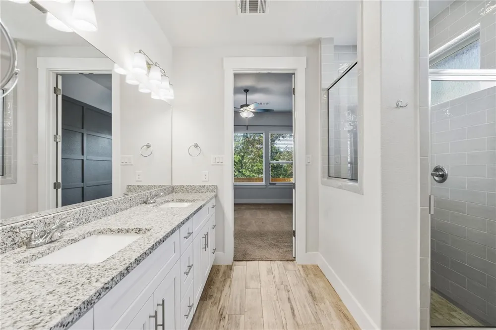 941 Del Raphael Drive Leander, TX 78641