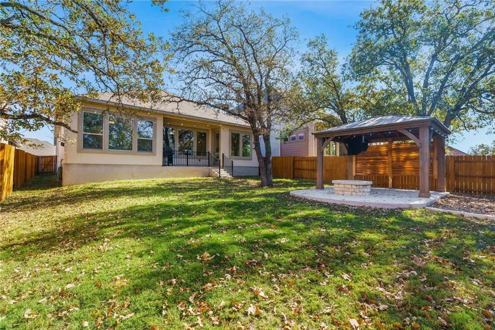 941 Del Raphael Drive Leander, TX 78641