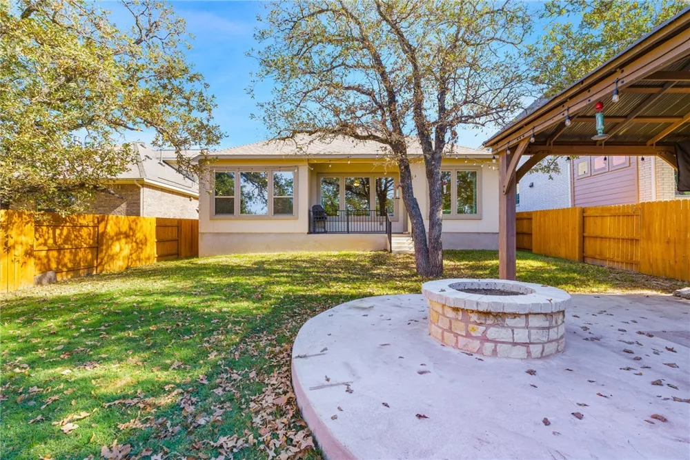 941 Del Raphael Drive Leander, TX 78641