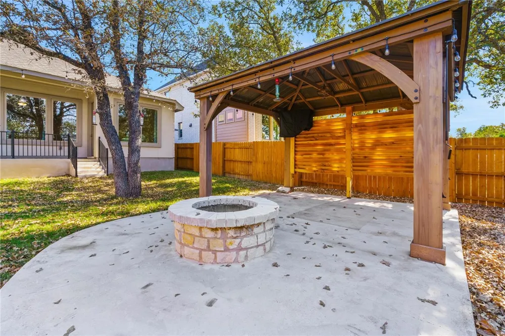 941 Del Raphael Drive Leander, TX 78641
