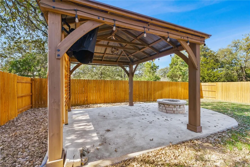 941 Del Raphael Drive Leander, TX 78641