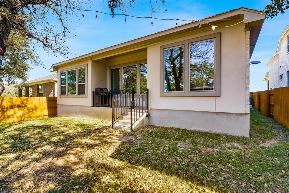 941 Del Raphael Drive Leander, TX 78641