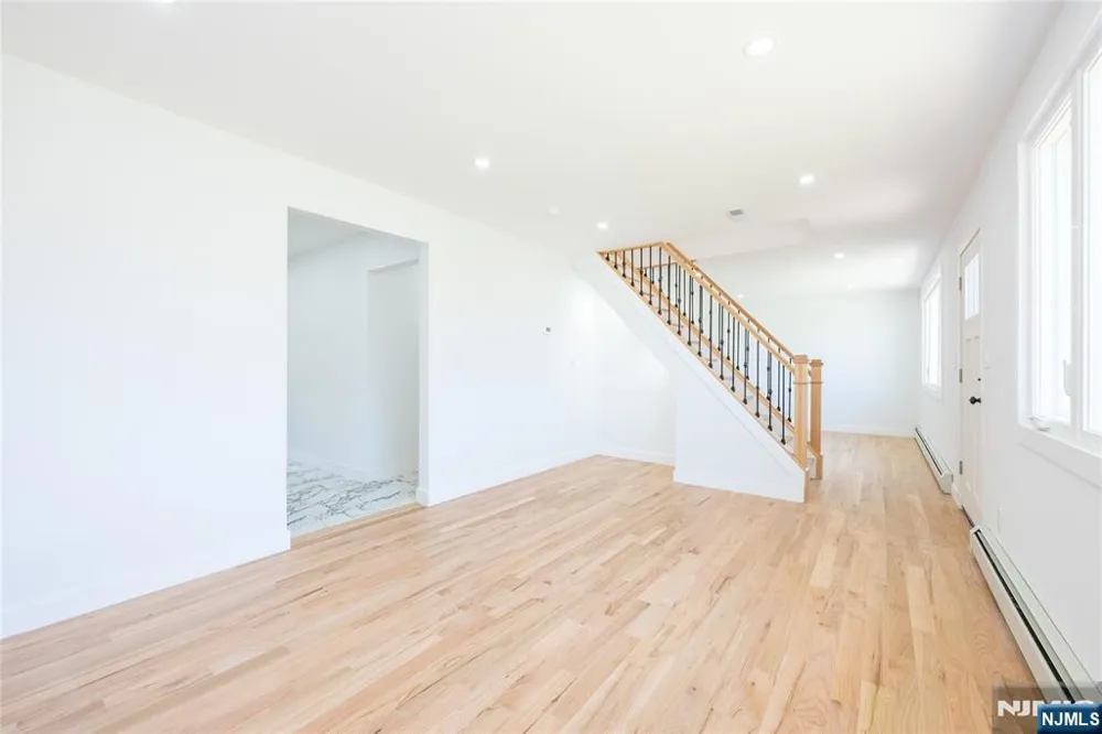 214 Alberta Drive Saddle Brook, NJ 07663